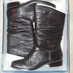 Dark vegan leather brown cowgirl boots
